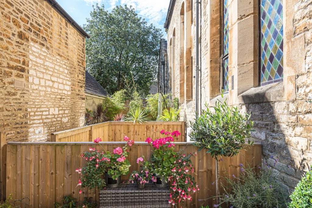 Peltrace House, Cirencester Perry Estate Agents