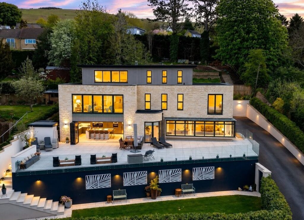 Off-Market Properties in Cheltenham: How Savvy Buyers Find Homes Before They Hit the Open Market